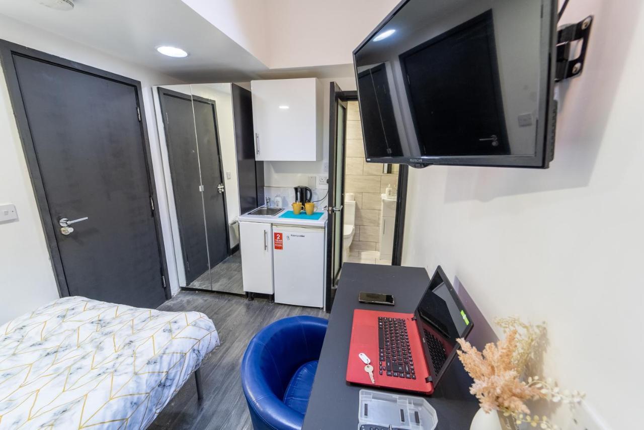 Stay Sa Equipped Studios Next To Uob And Qe! Birmingham Luaran gambar