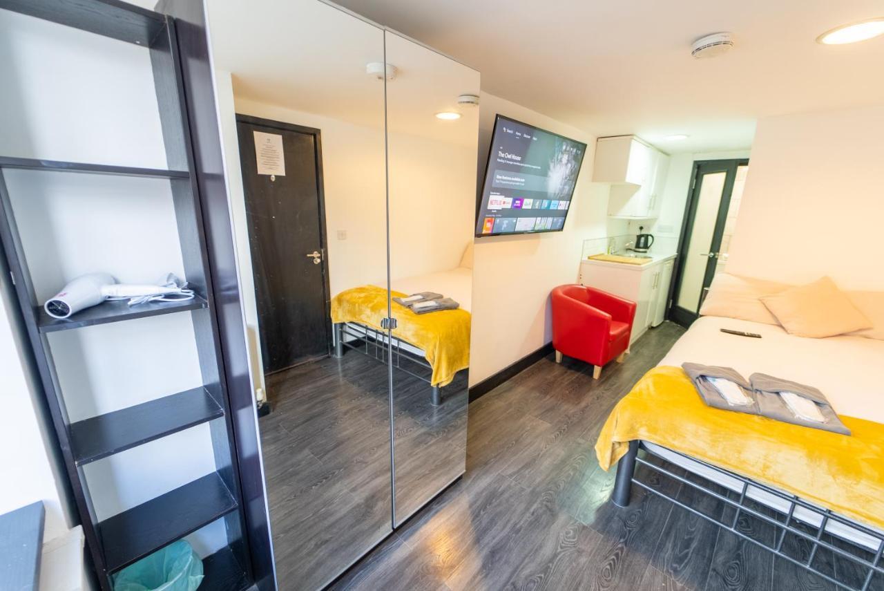 Stay Sa Equipped Studios Next To Uob And Qe! Birmingham Luaran gambar